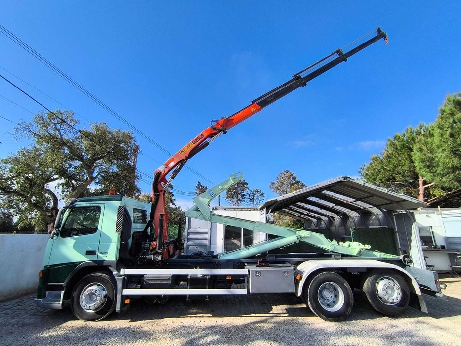 Camião 26T ampliroll grua volvo fm340 125mKms 2007 caixa auto