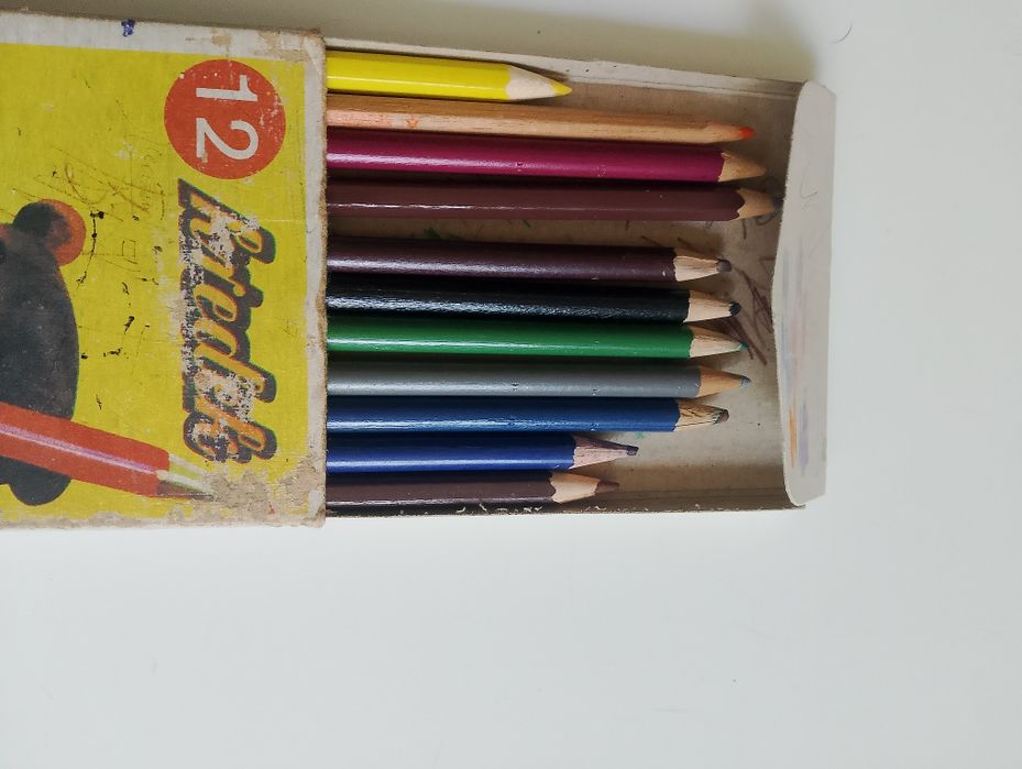 Kredki i gumki PRL
