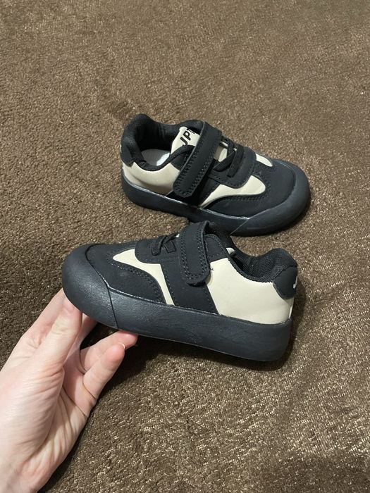 Кросівки дитячі