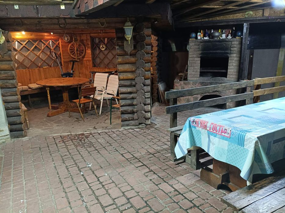 Дом для мероприятий бассейн, баня, генератор,до 45 чел. Почайна