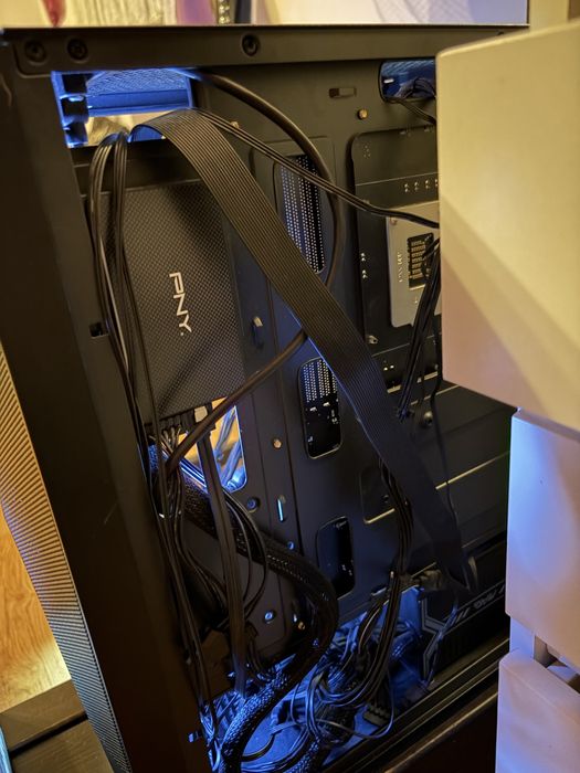 Komputer Gamingowy PC i5-11600/32 GB RAM/RTX5060 OC/MSI Z490/500GB 1TB