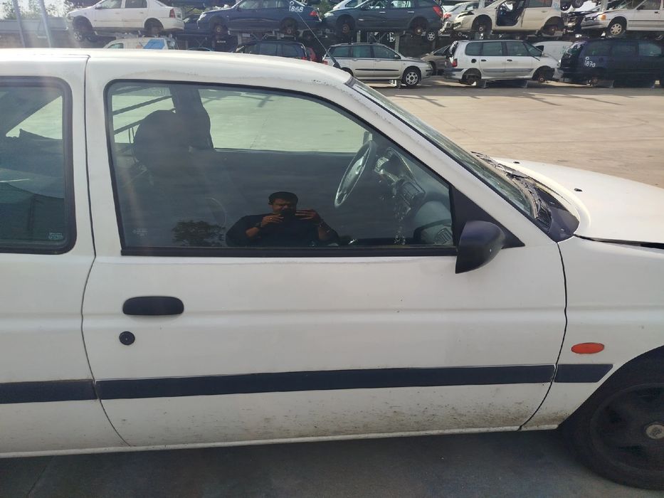 Porta frente direita FORD Escort 95 (VI) Van (AVL)