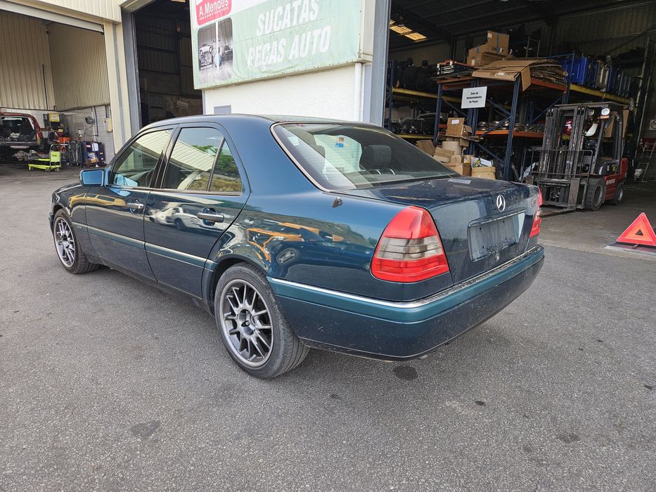 Mercedes-Benz C 250 TD Elegance W202 de 1996 para peças