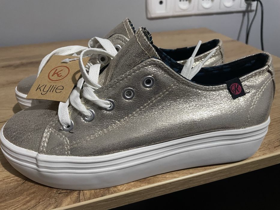 Жіночі кеди