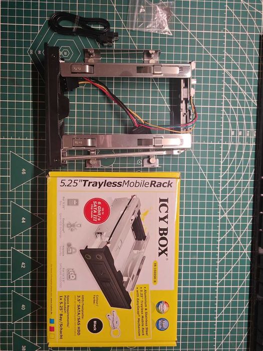 Kieszen na dysk IB-166SSK-B 3,5'' HDD SATA/SAS IcyBox