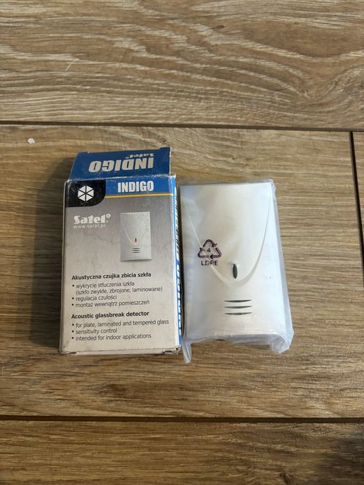 Датчик разбития стекла Indigo satel. Датчик движения Bosch ism-blp1