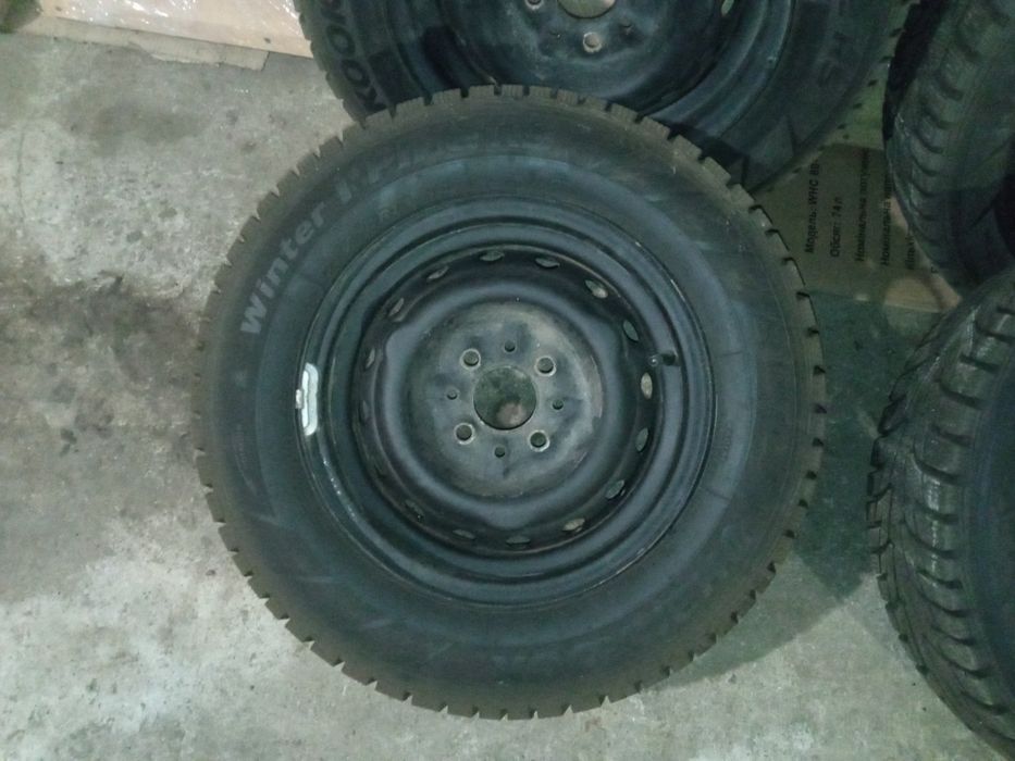 Продам шини в чудовому стані 175/70 R13