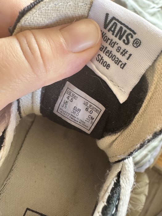 Оригінальні кросівки Vans