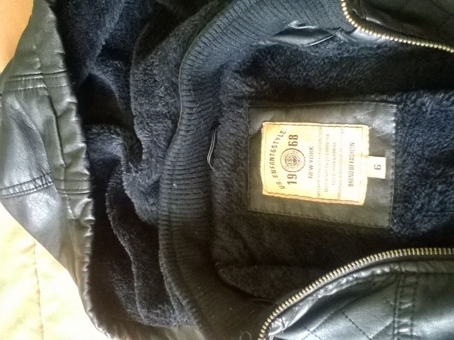 Casaco em pele sintética para menino forrado a pelo