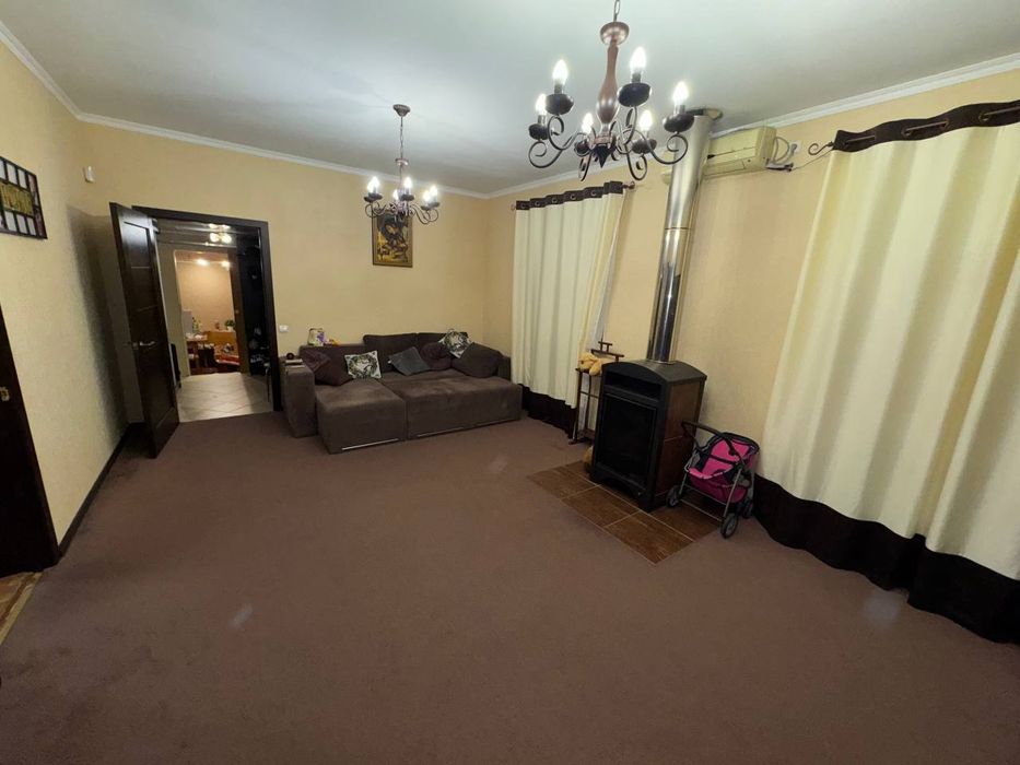 Дом на Ясногорке 4 комнаты до 6 человек не более.