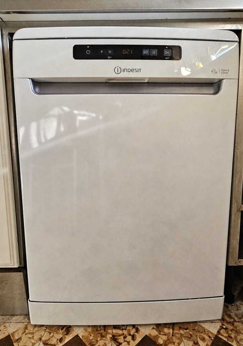 Máquina da Loiça INDESIT Branca
