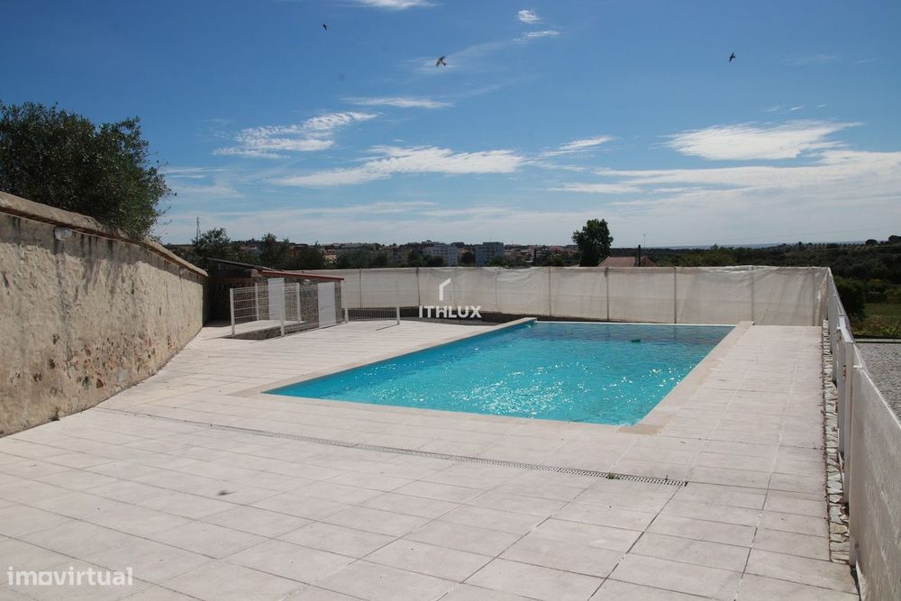 Quinta com moradia independente , T4 com 535 m2 de construção - Lote t