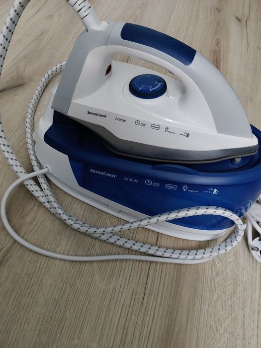 Żelazko  z stacja pary