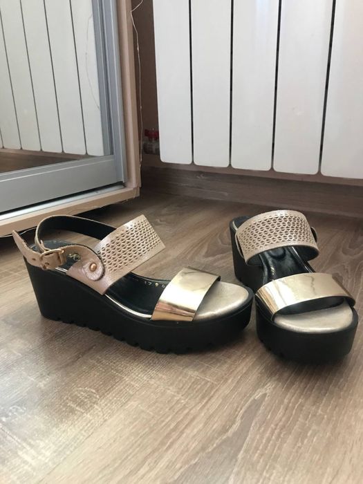 Нові босоніжки чорні