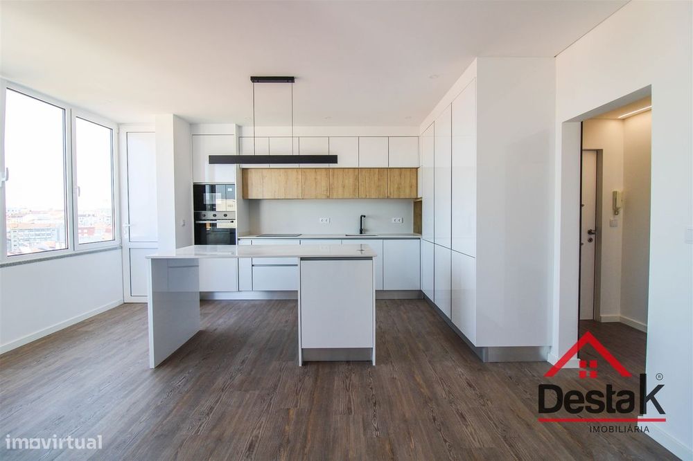 Apartamento T3+1 Renovado no centro de Viseu — Viseu, Viseu