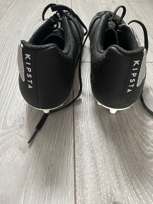 Chuteiras de futebol para relva