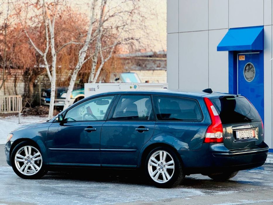 Срочно продам Volvo V50 2.4 на АКПП