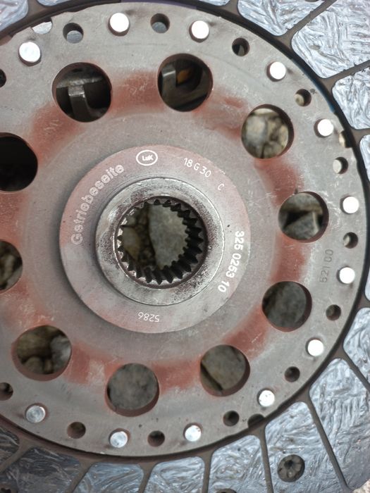 Двухмассовый маховик, демпфер LUK  MAZDA 3 / 5 / 6 - 2,0 CD /