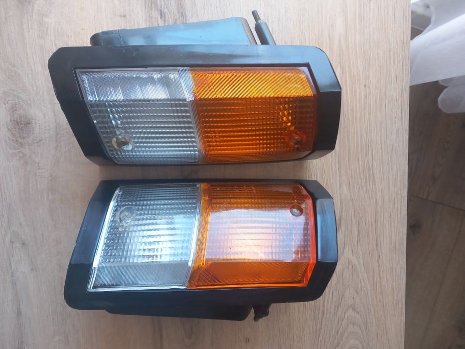 Kierunkowskazy pozycjokierunki fiat 125p  komplet