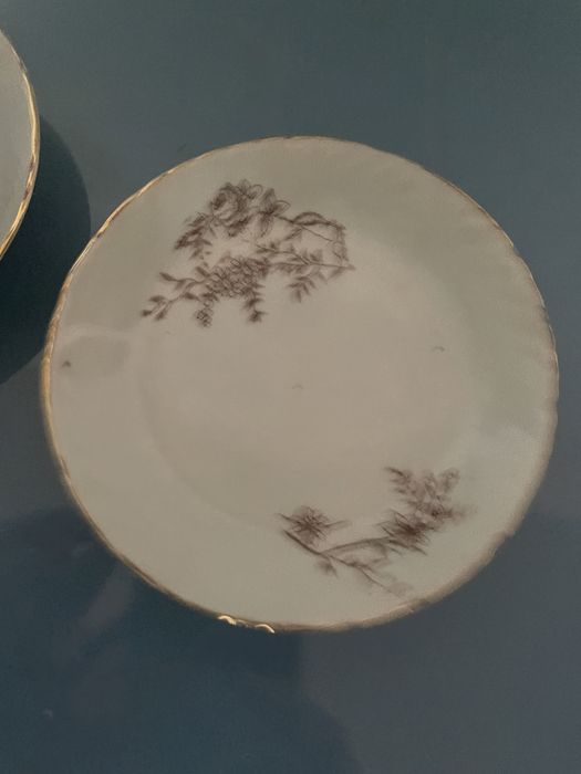 Uma chávena Vista Alegre muito antiga