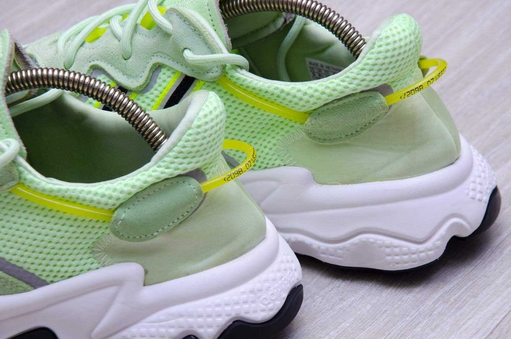Кросівки Adidas Ozweego. Устілка 27 см