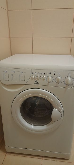 Пральна машина INDESIT W-105TX на зап частини