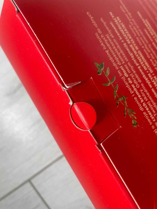 Nowy zestaw 4 kremów do rąk Farmona zapakowany w prezentowe opakowanie