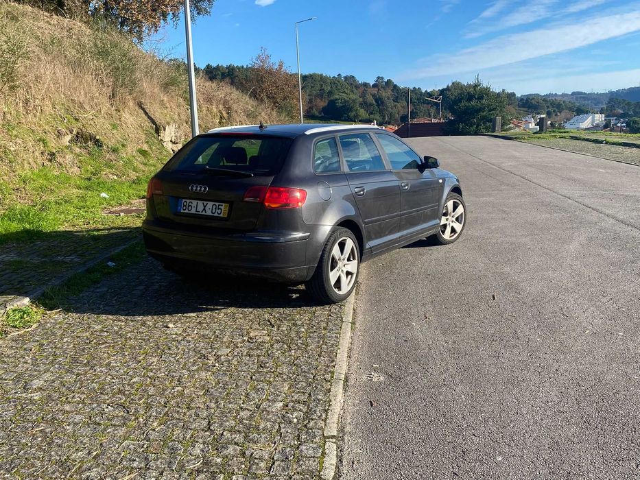 Audi A3 1.9 TDI SportBack (com rádio display + GPS)