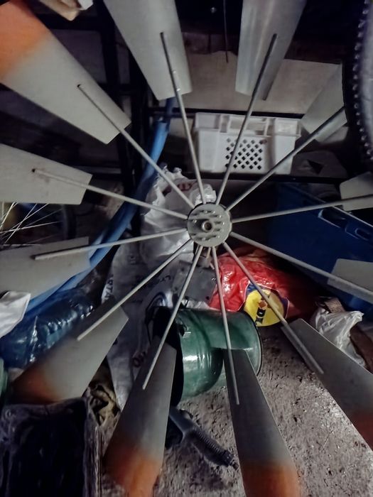 Вітряк з приводом.в діаметрі 1.5м...вага 15кг