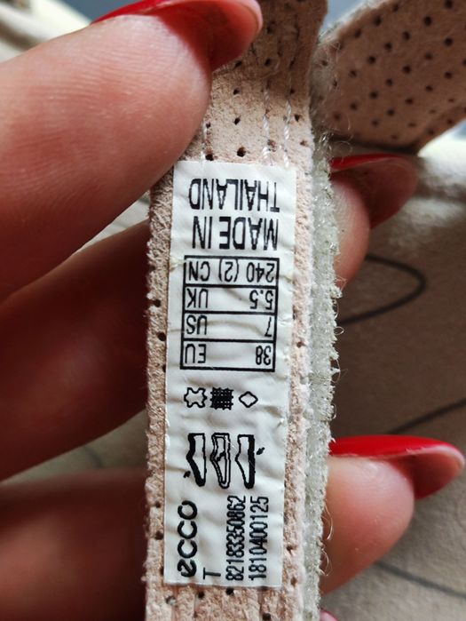 Чудові  замшеві босоніжки НОВІ! Фірми Tamaris.