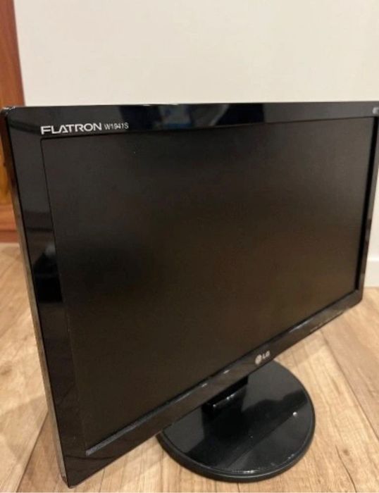 Monitor panoramiczny LG FLATRON W1941S-PF 18,5" bez kabla