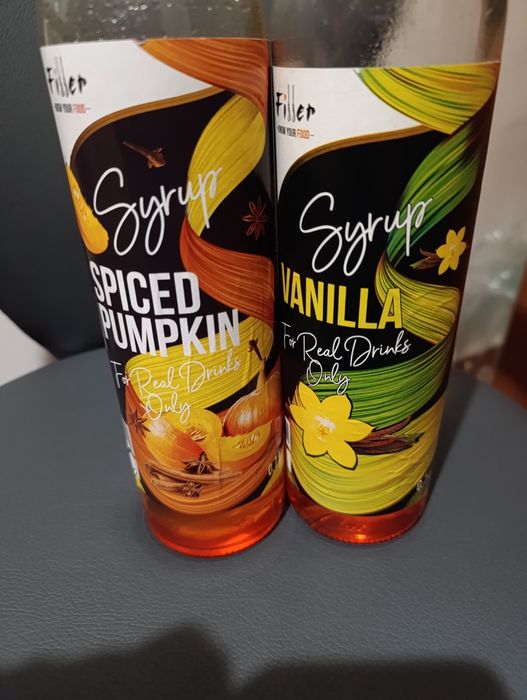 Лот сиропів для коктейлів