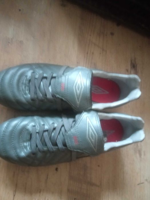 Buty piłkarskie korki Umbro rozmiar 39.5