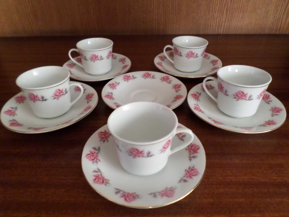 Чашки кофейные с блюдцами  , произведены в Китае в середине 60- х . .