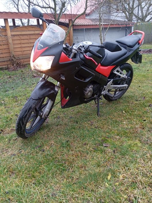 * Honda CBR 125 *
