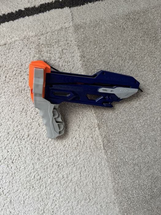 Nerf Slingstrike