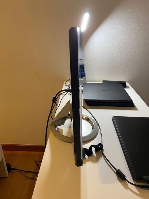 Monitor Asus NOVO
