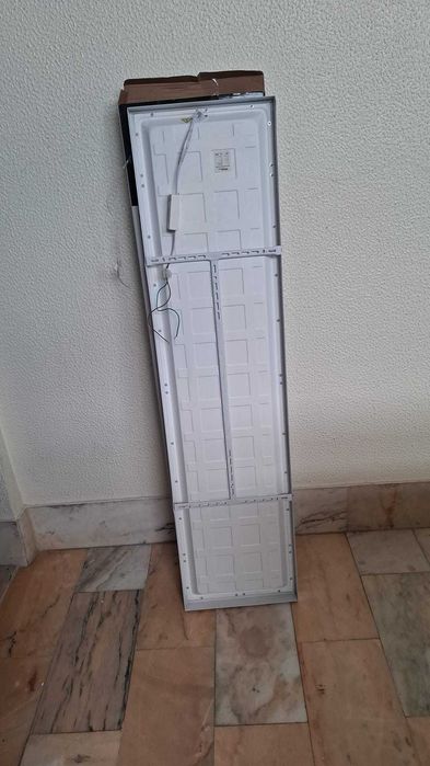 painel LED de superfície 48 W, 120×30 cm em bom estado