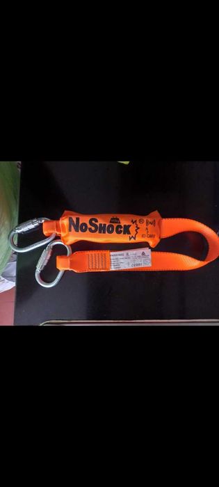 Full harness with anchorage point and straps, fall arrest device64552536908035122