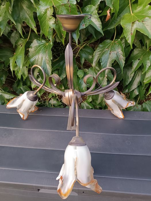 Lampy wiszące i na ścianę