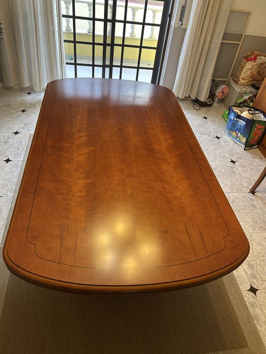 Mesa de sala de jantar madeira maciça (Cerejeira)