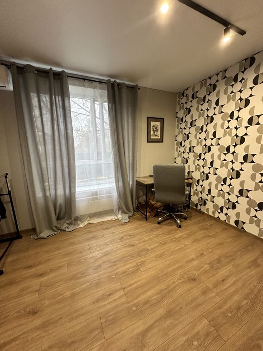 Однокімнатна з ремонтом біля Бучанського парку! Меблі, техніка!