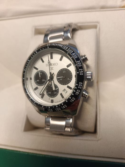 Relógio com pulseira cromada