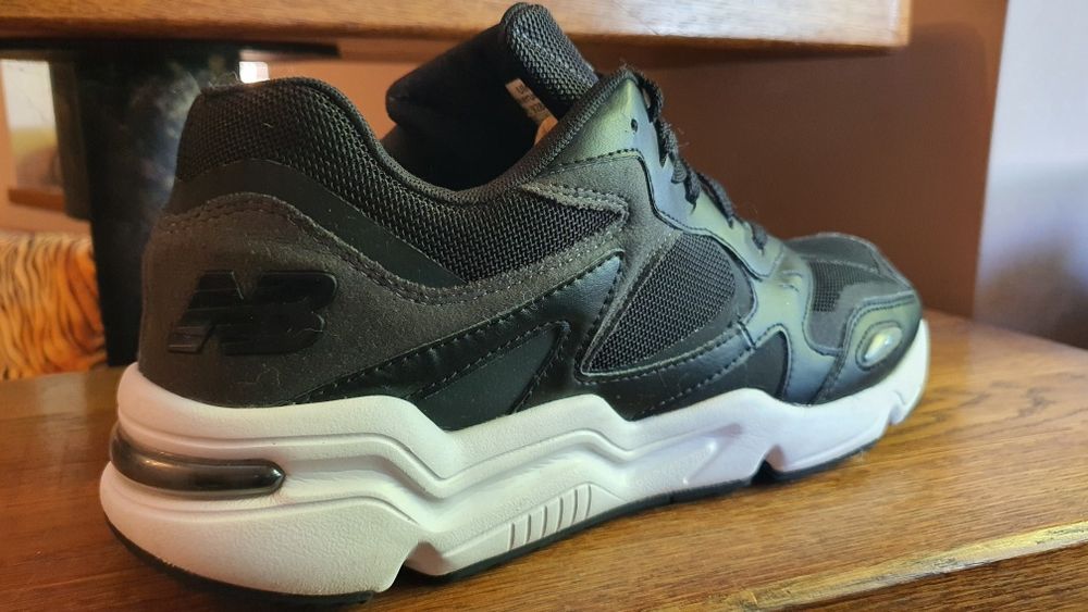 New Balance 46,5 - 30 cm.
