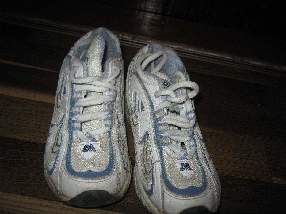 Детские кроссовки,кожзам