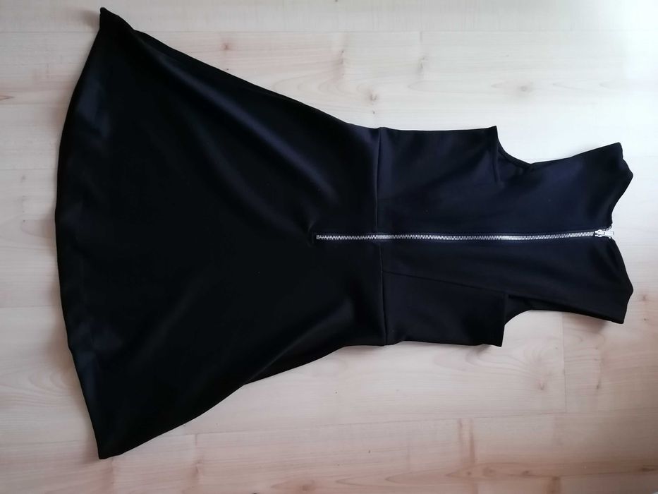 Czarna sukienka Sinsay xs