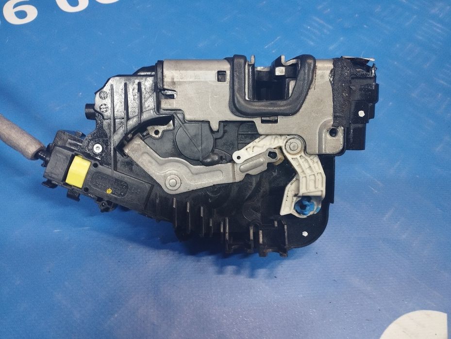 Замок дверей задньої лівої Mercedes AMG E 63 S Мерседес АМГ двери