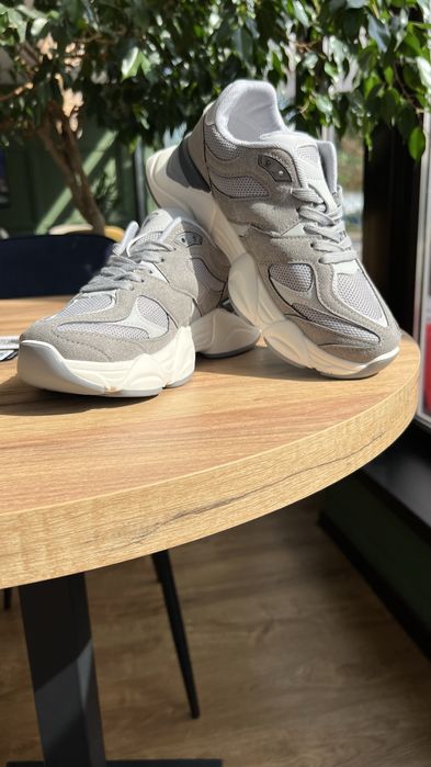 Стильні підліткові кросівки | Розміри 36–41, сірі, чорні