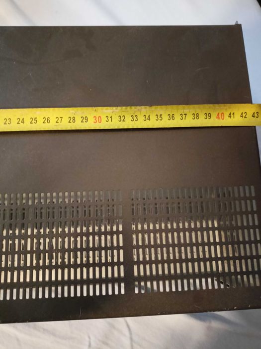 Dwie obudowy do wzmacniacza Technics SU-V550