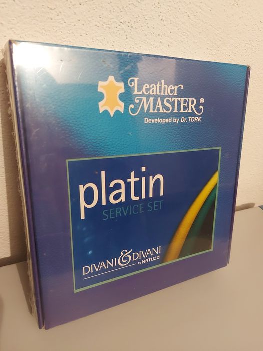 Sofá de pele de 3 lugares com cama, estrado de madeira e colchão